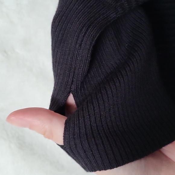 NWT! Offline by AERIE Black Home Stretch Off the Shoulder Sweater! Size M! - Picture 16 of 17